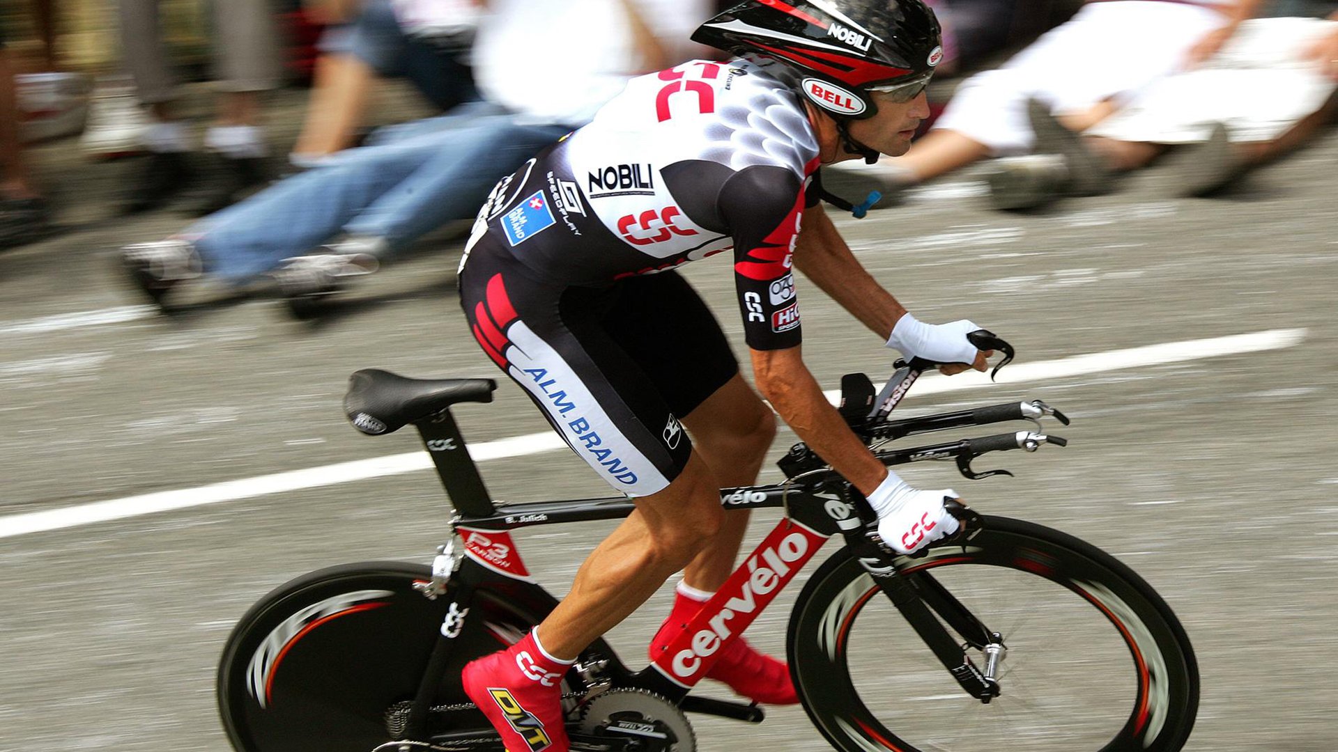 COD国际邀请赛激战正酣,枪战策略考验战队默契,cod官方比赛