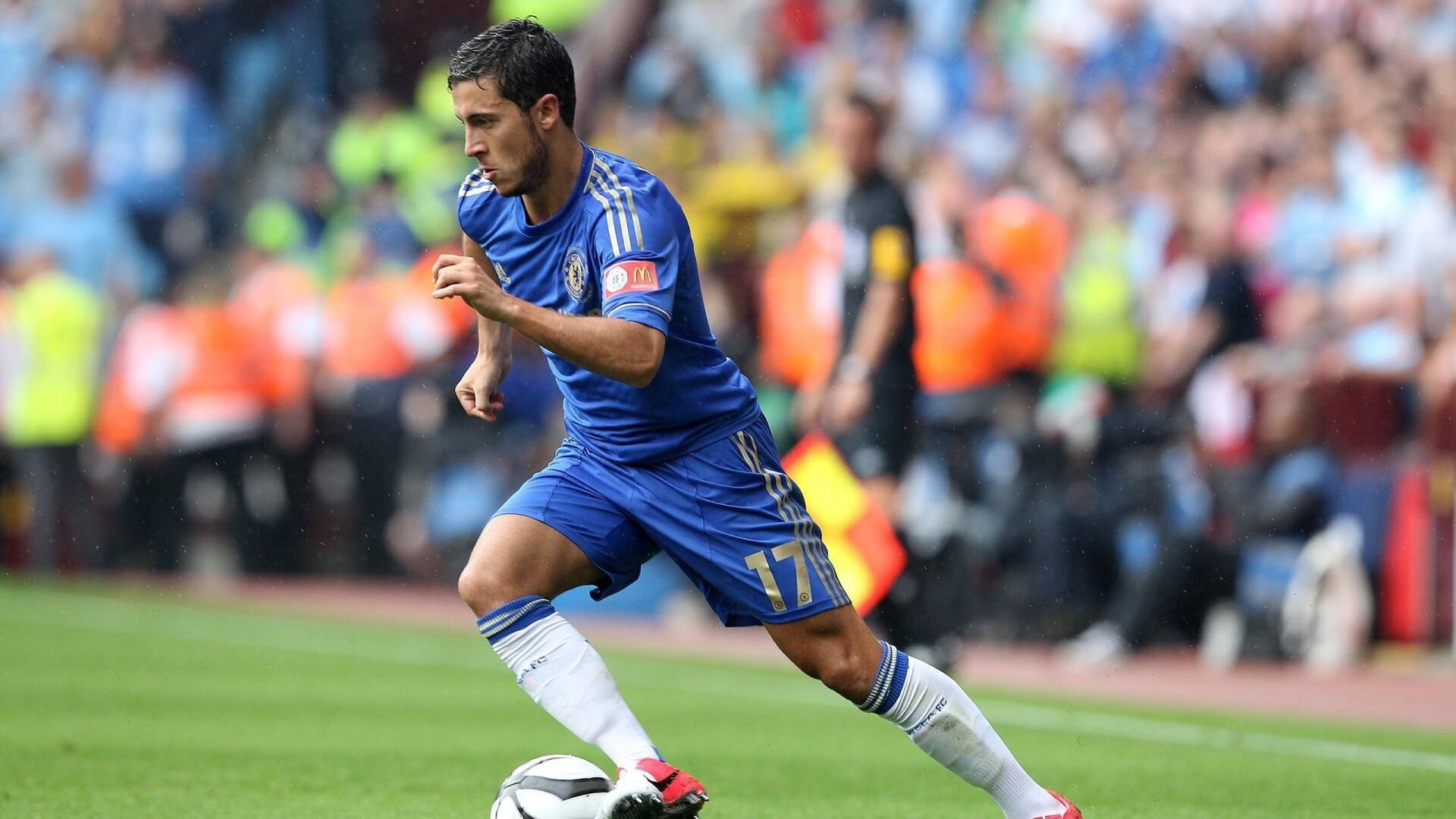 _城市夜跑的魅力：点亮城市的运动激情_，夜景跑道